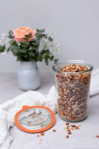 De voordelen van het meenemen van granola in een beker